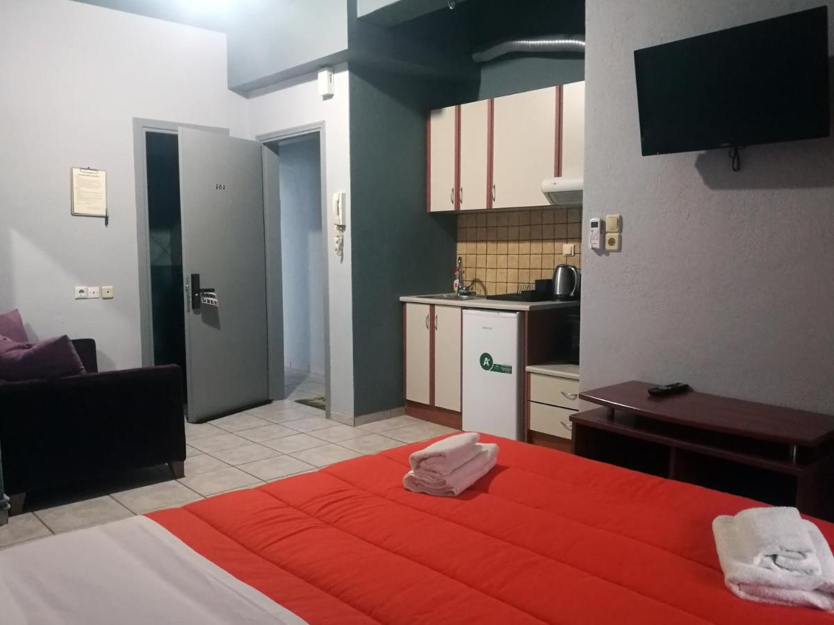 Alexander Rooms & Apartments Игуменица Екстериор снимка