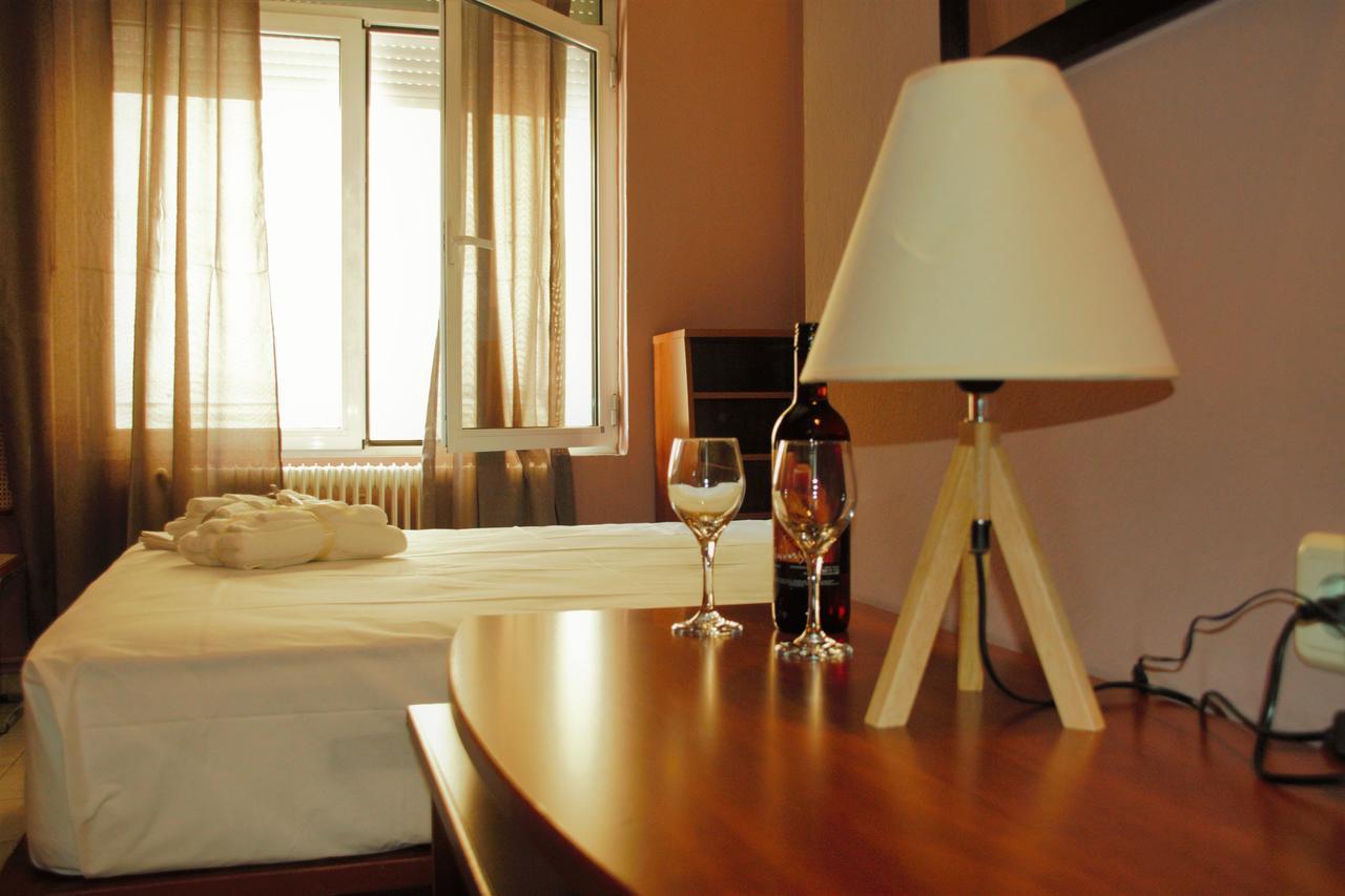 Alexander Rooms & Apartments Игуменица Екстериор снимка
